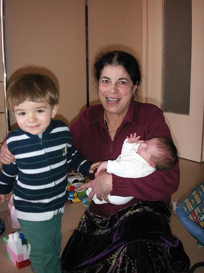 2008-04-11_17-37_09.JPG - Diego, Kevin et sa Nounou
